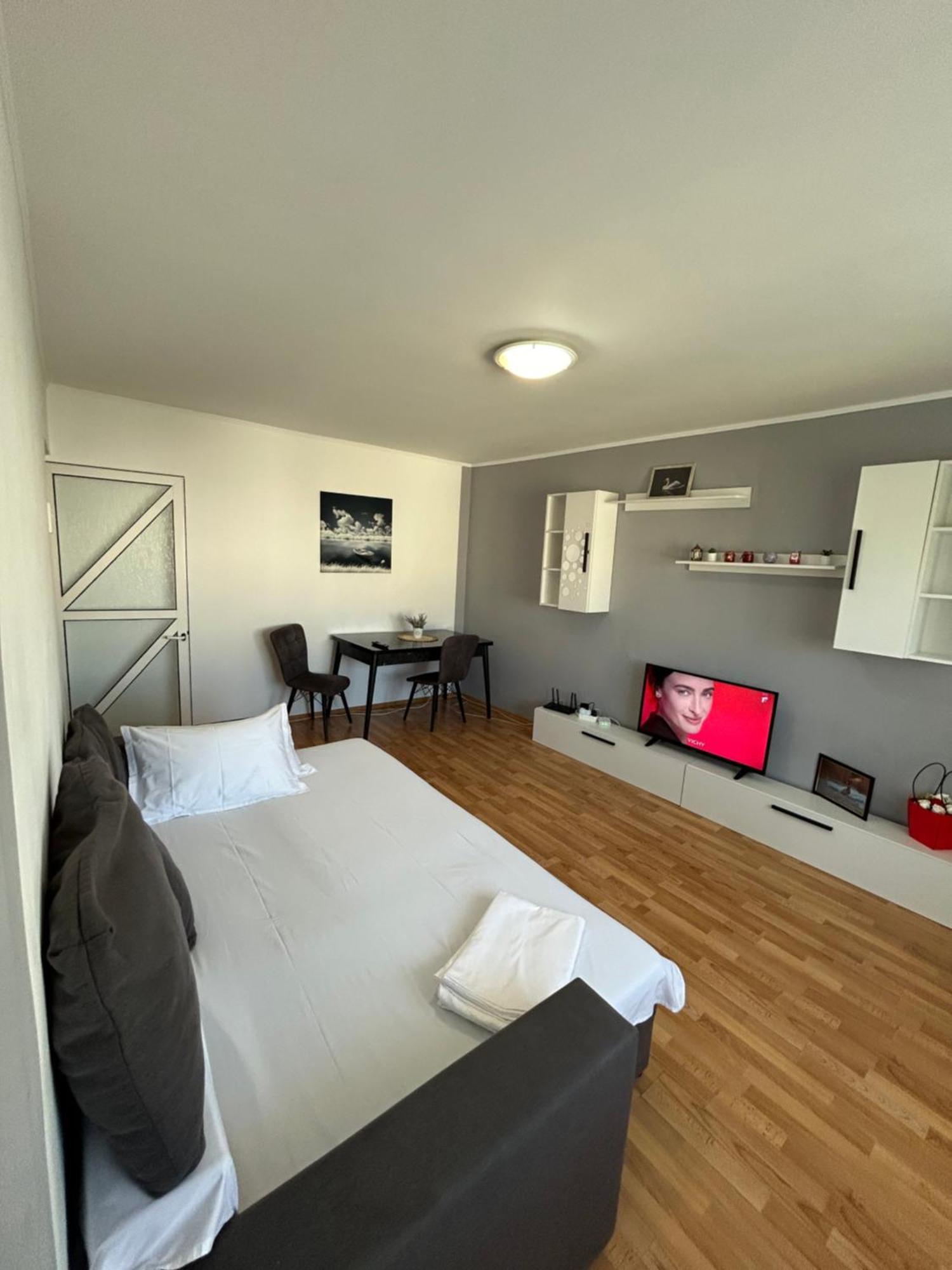 Sj Apartment Tulcea Exterior photo